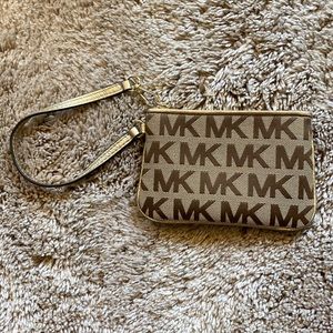 MICHAEL KORS Logo Wallet/Wristlet w/ Gold hardware